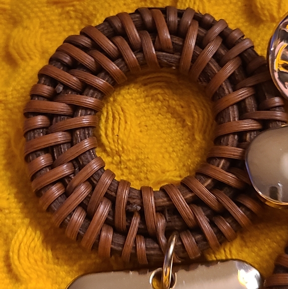 BASKET WEAVE EARRINGS! - Picture 2 of 4